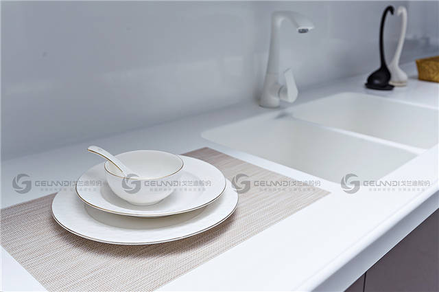 Codzienna konserwacja blatu Solid Surface